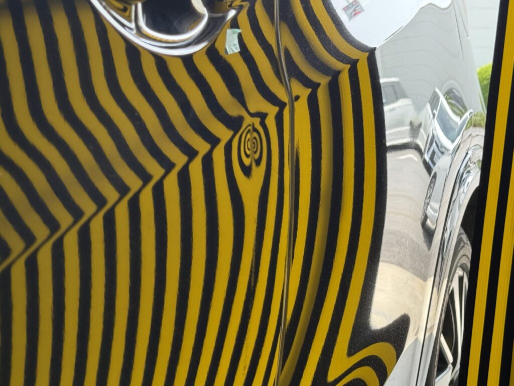 ヴェゼルのドアのヘコミをデントリペアで修理