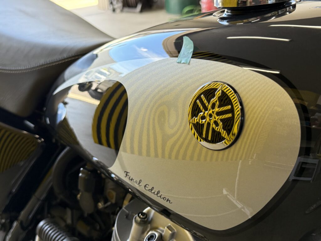ヤマハSRバイクタンクのヘコミをデントリペア