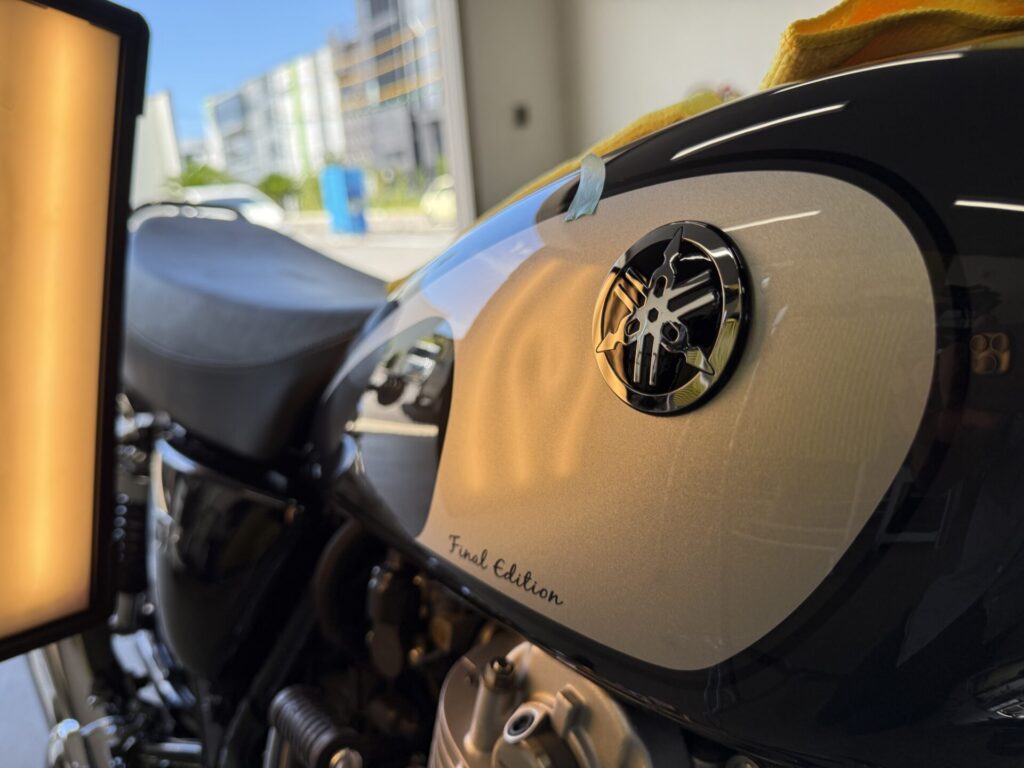 ヤマハSRバイクタンクのヘコミをデントリペア