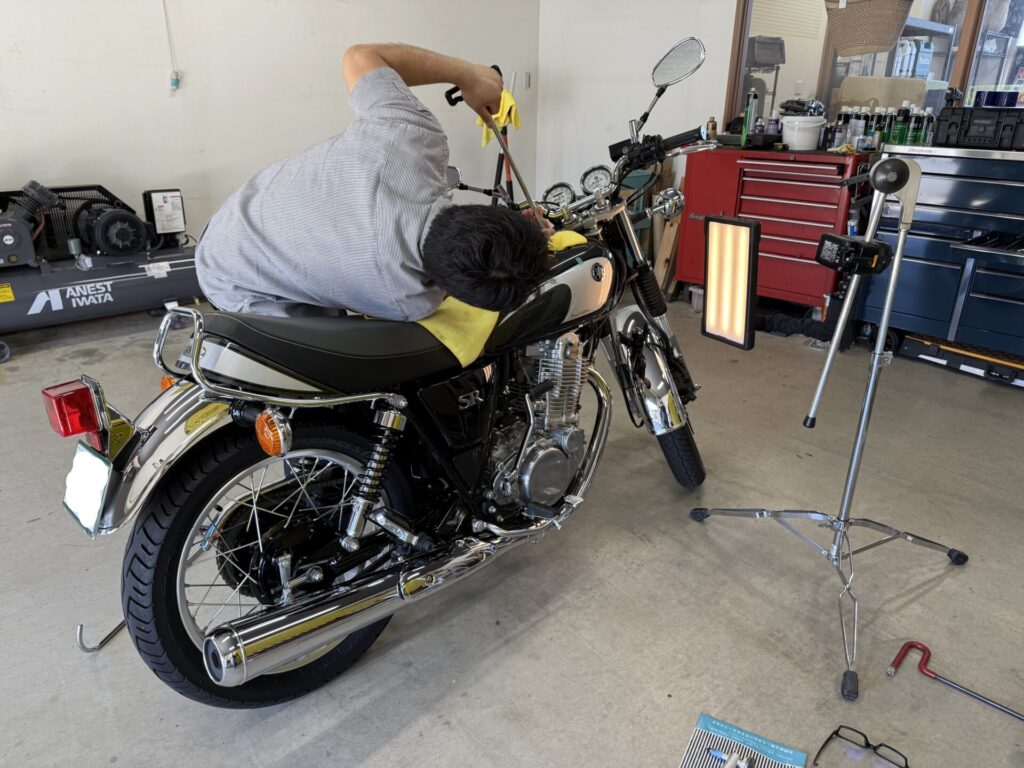 ヤマハSRバイクタンクのヘコミをデントリペア