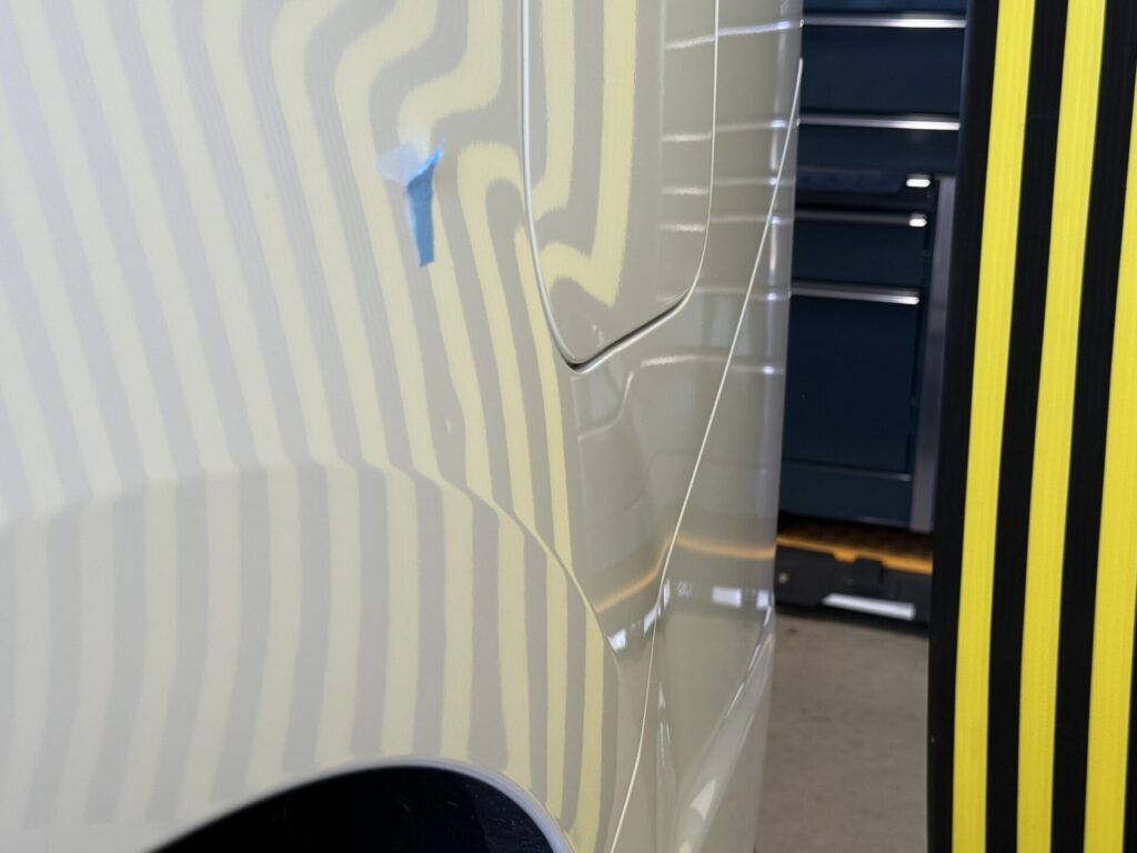 ステップワゴンのクオーターパネルのヘコミをデントリペア
