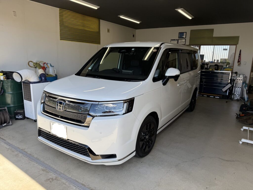 ステップワゴンのクオーターパネルのヘコミをデントリペア
