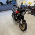 Z900RSバイクタンクのヘコミをデントリペアで修理