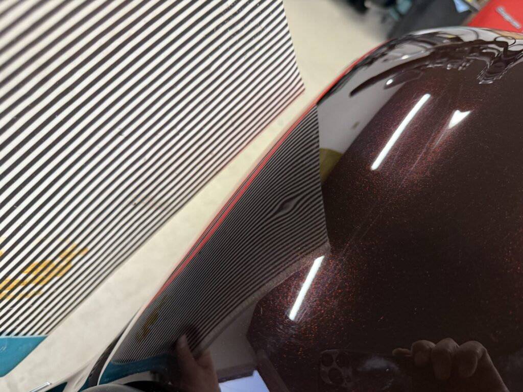 Z900RSバイクタンクのヘコミをデントリペアで修理