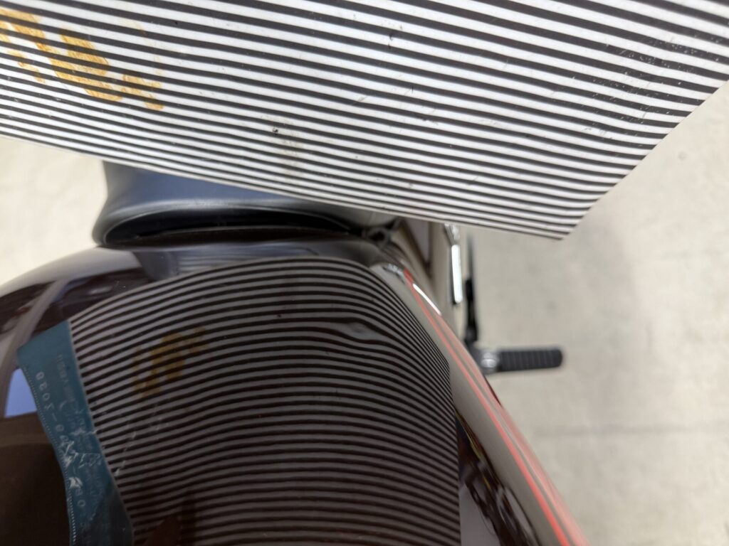 Z900RSバイクタンクのヘコミをデントリペアで修理