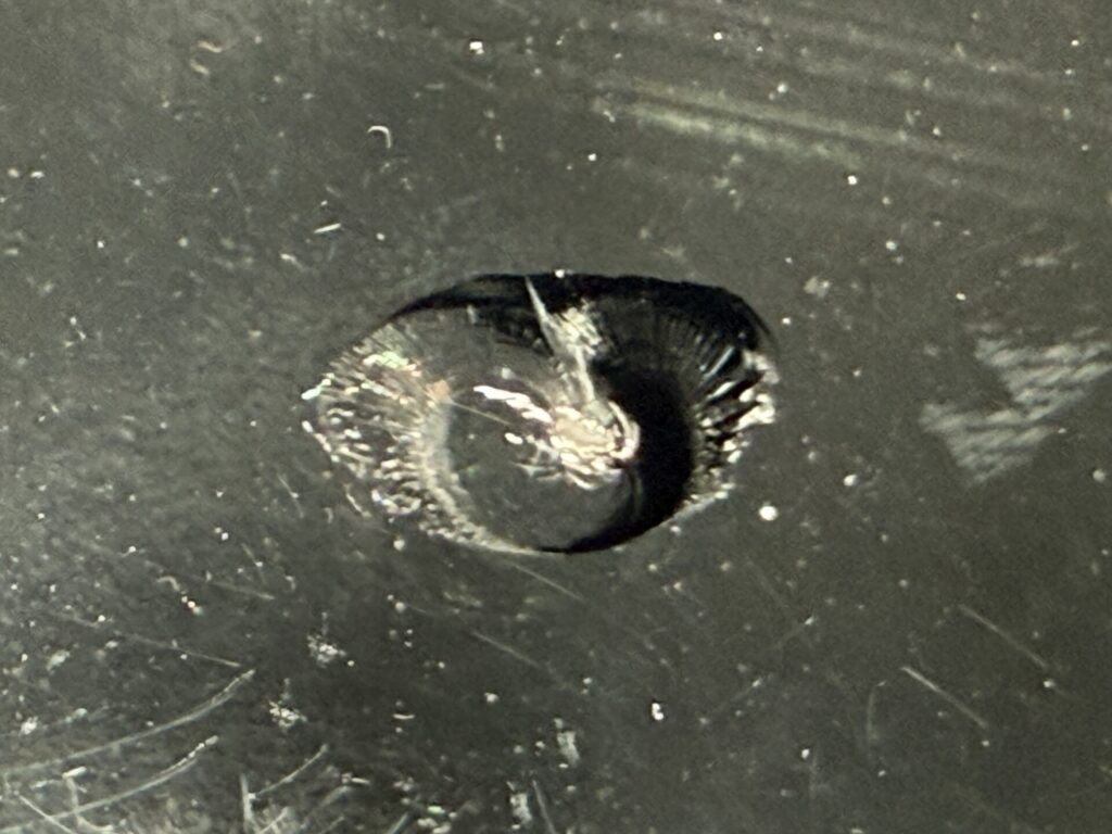 S2000のフロントガラスの飛び石ヒビをウインドリペア