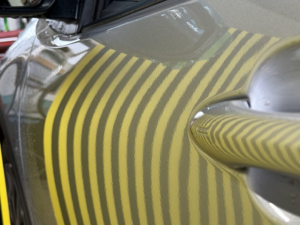 プリウスのドアパンチのヘコミをデントリぺで修理