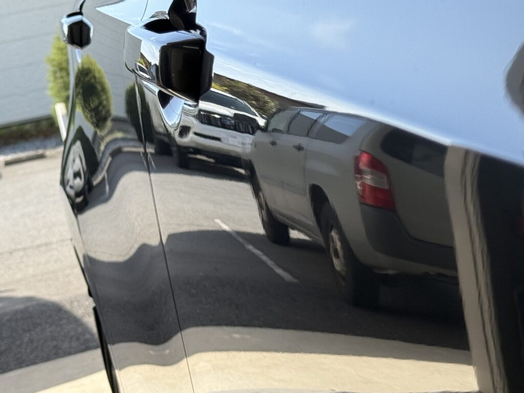 ホンダフィットのドアパンチのヘコミをデントリペア