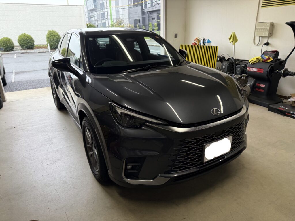 レクサスLBX助手席ドアパンチのヘコミをデントリペア