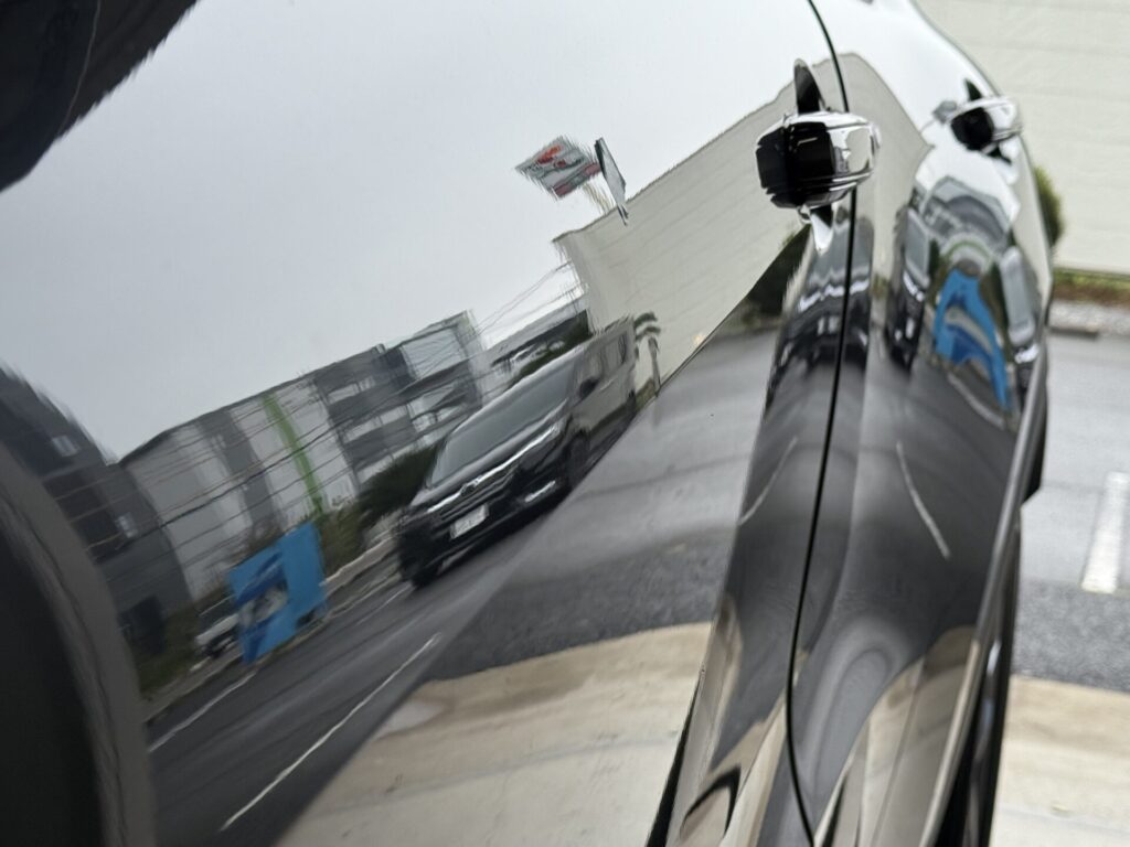 レクサスLBX助手席ドアパンチのヘコミをデントリペア