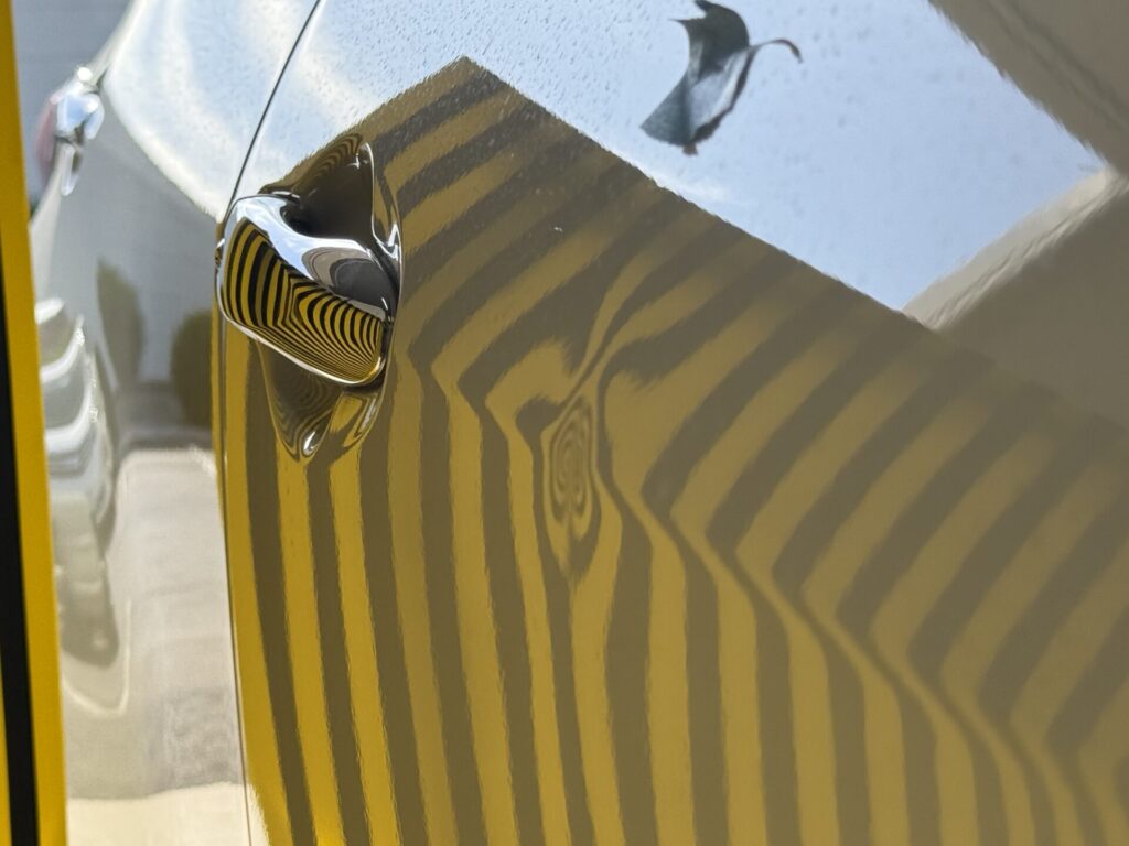 日産キックスのドアパンチのヘコミをデントリペア