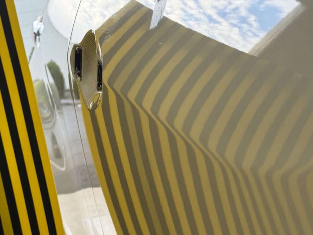 日産キックスのドアパンチのヘコミをデントリペア