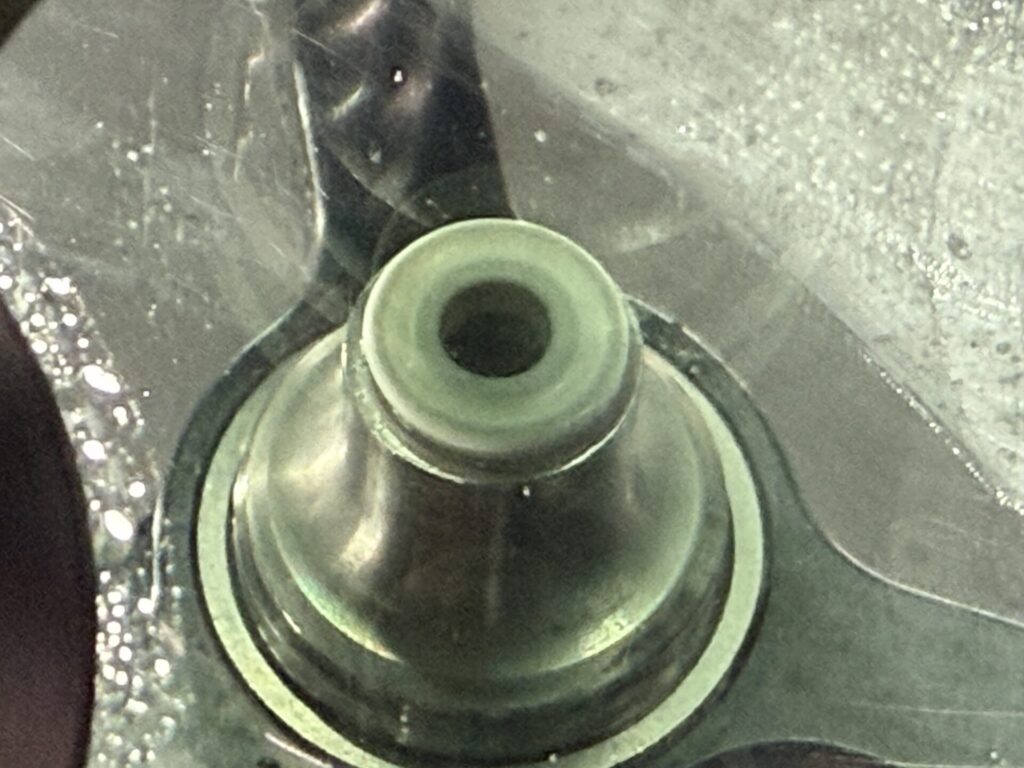 ダイハツロッキーのフロントガラスのウインドリペア