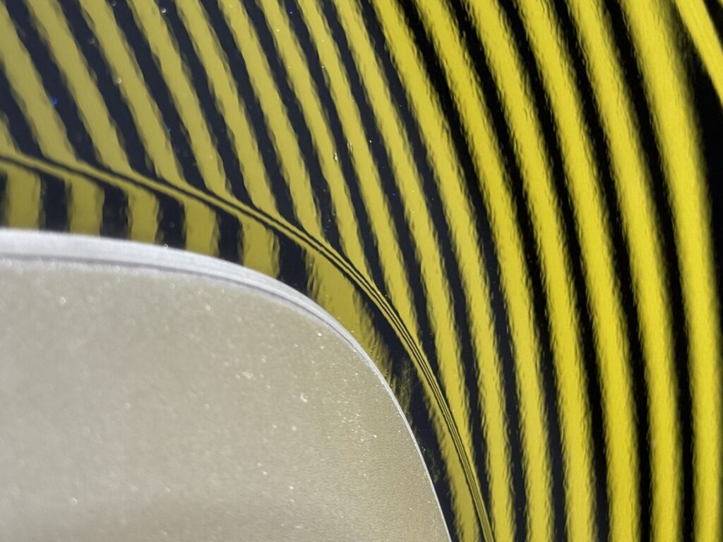 トヨタRAV4リヤドアのヘコミをデントリペア