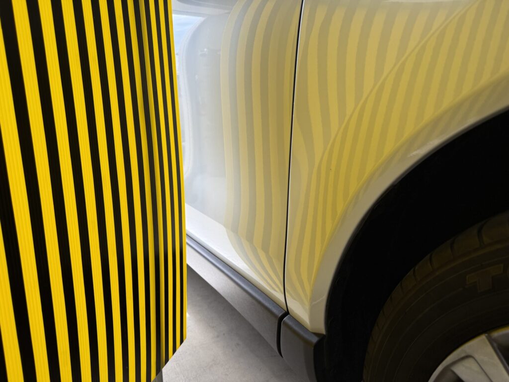 ハリアーのフロントフェンダーのヘコミをデントリペアで修理