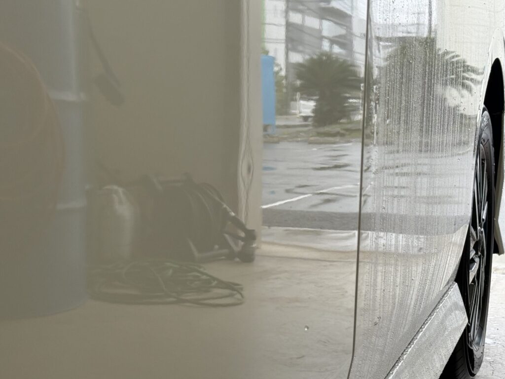 日産セレナ助手席ドアのヘコミをデントリペア