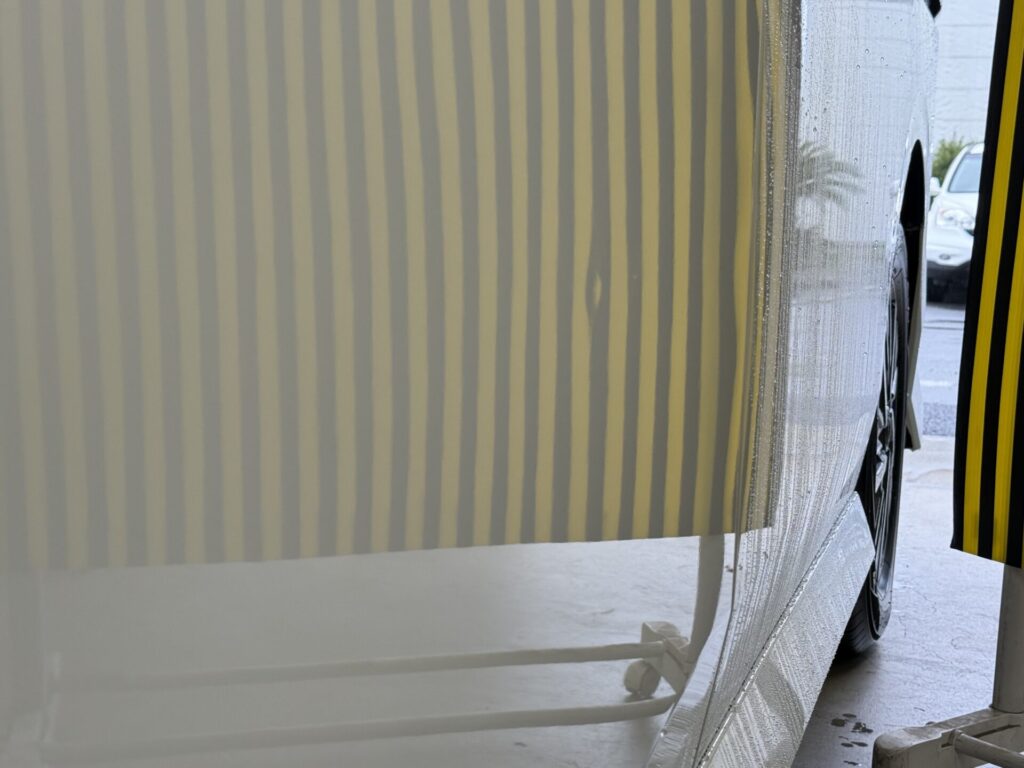 日産セレナ助手席ドアのヘコミをデントリペア