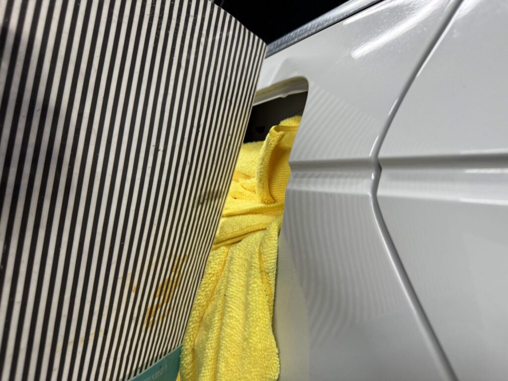 アウディA4アバントのクオーターのヘコミをデントリペア