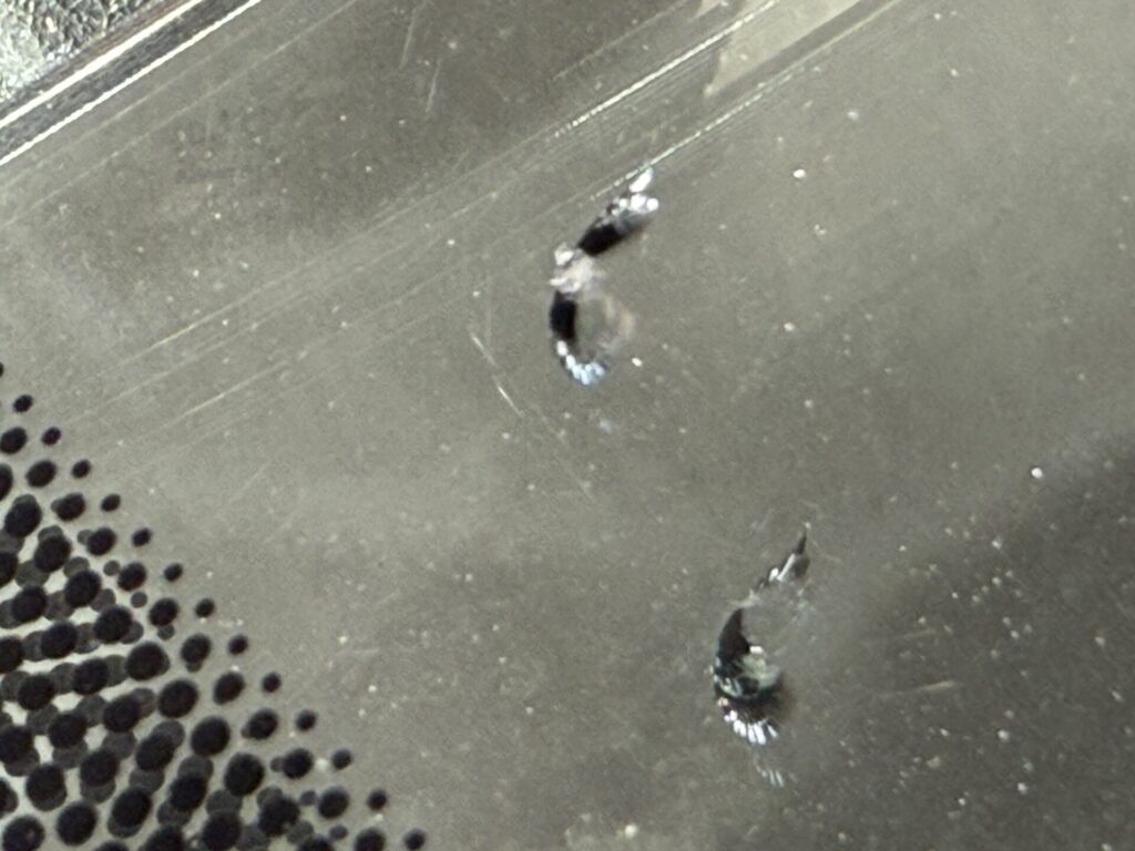 エクストレイルのフロントガラスのヒビをウインドリペア