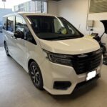 ステップワゴンのフロントガラスの飛び石ヒビをウインドリペア