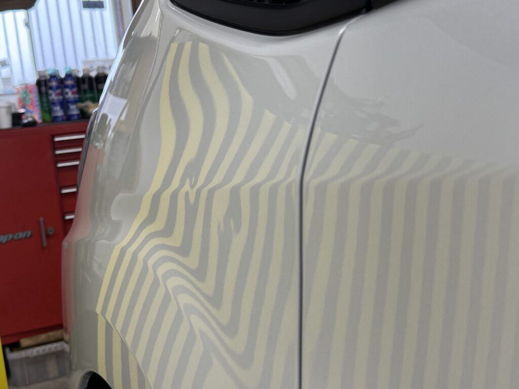 トヨタノアのフロントフェンダーのヘコミをデントリペア