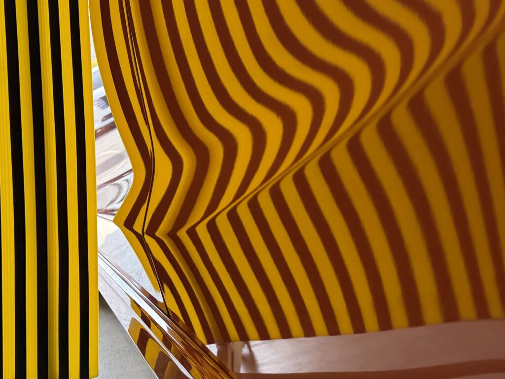 フィットRSリヤドアのヘコミをデントリペア