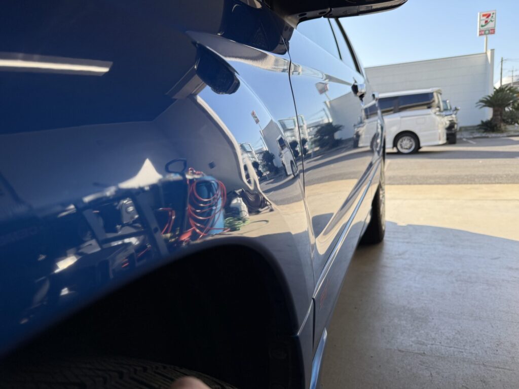 フォレスターのフロントフェンダーのヘコミをデントリペア