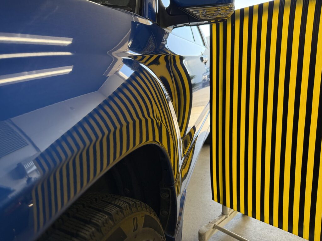 フォレスターのフロントフェンダーのヘコミをデントリペア