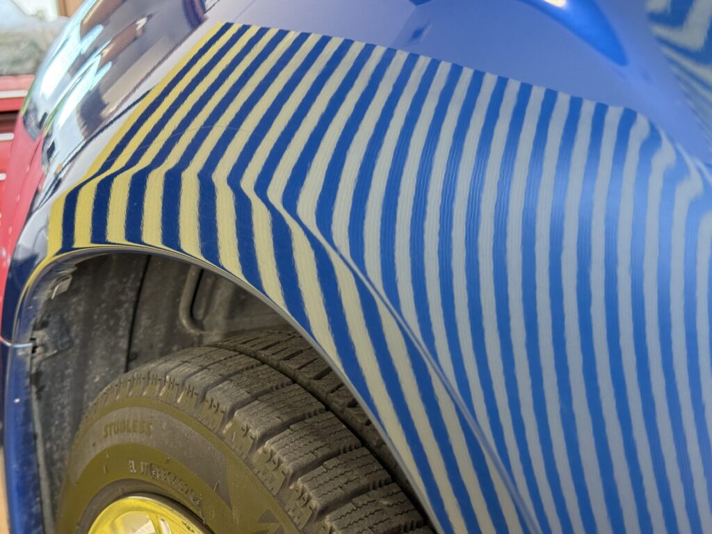 フォレスターのフロントフェンダーのヘコミをデントリペア