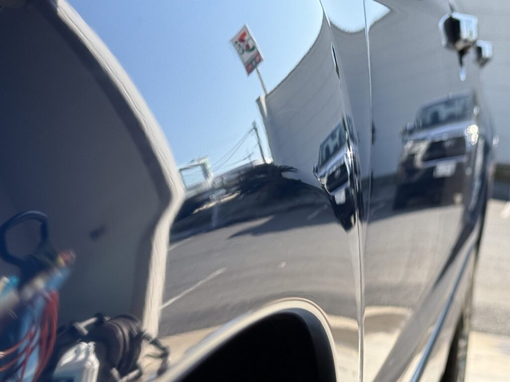 フォレスターのフロントフェンダーのヘコミをデントリペア