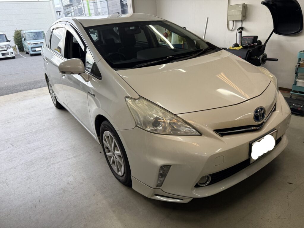 プリウスのドアパンチのヘコミをデントリペア