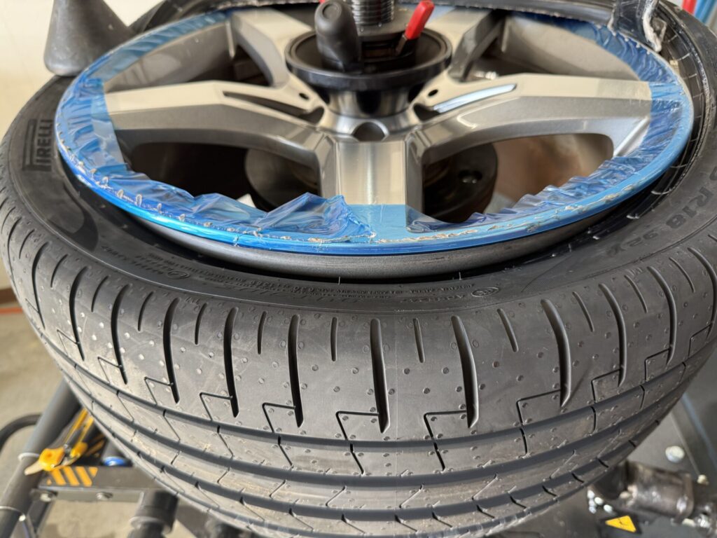 メルセデスベンツSLC180の持込タイヤ交換