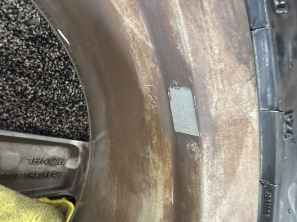 メルセデスベンツSLC180の持込タイヤ交換