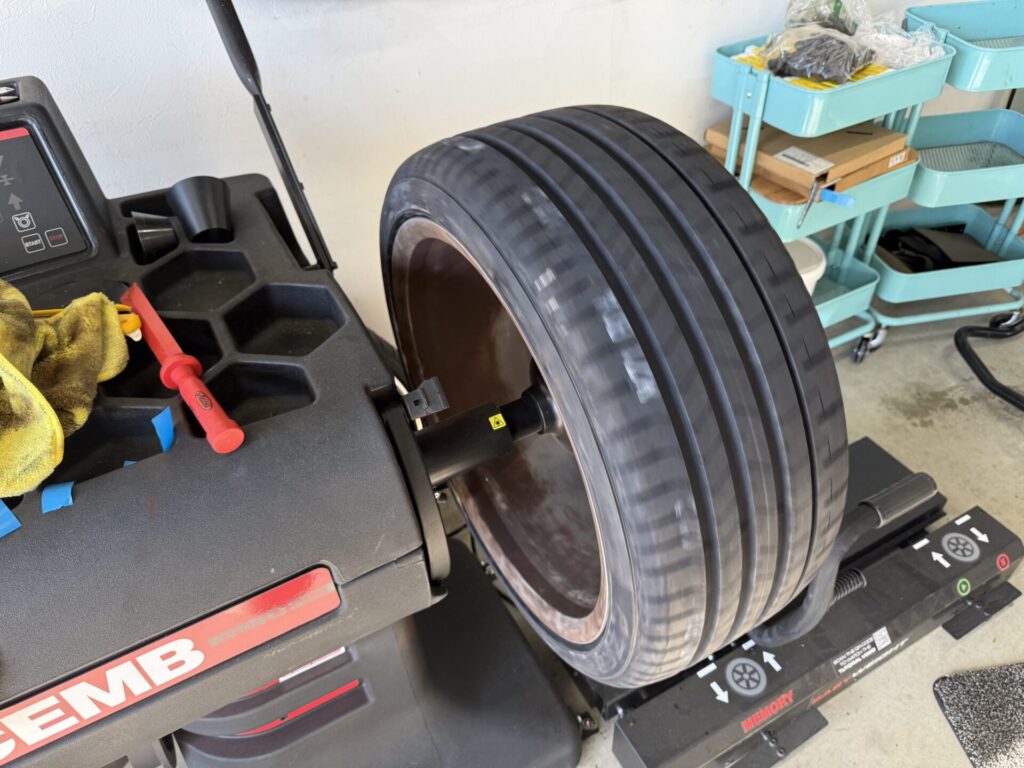 メルセデスベンツSLC180の持込タイヤ交換