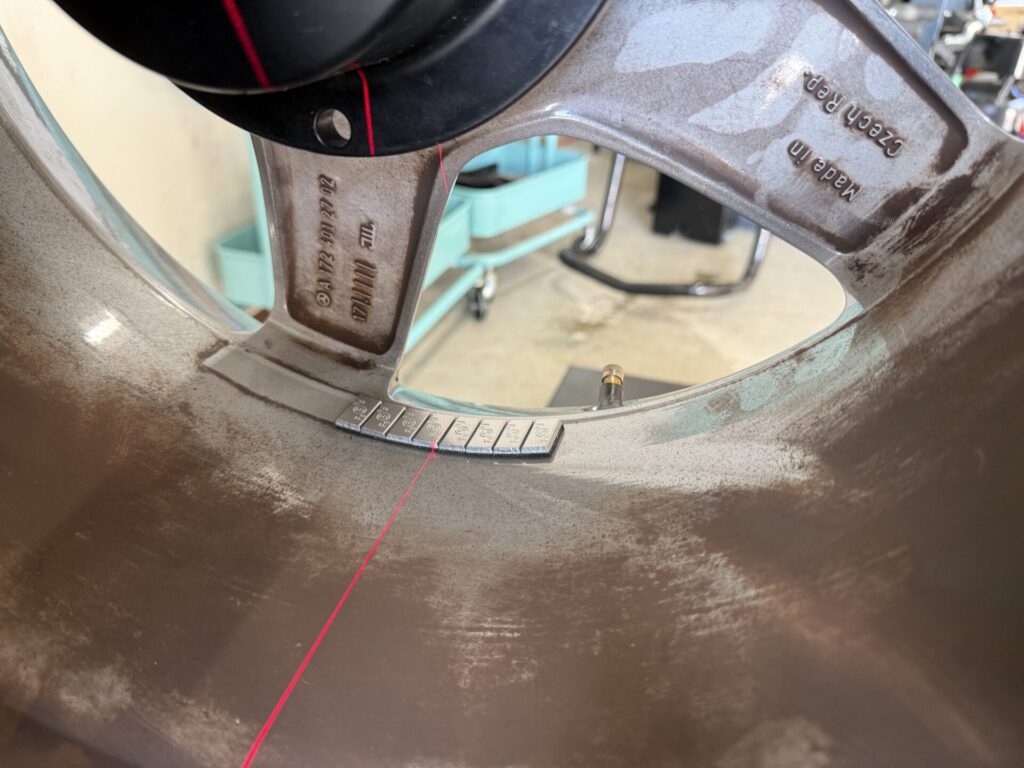 メルセデスベンツSLC180の持込タイヤ交換