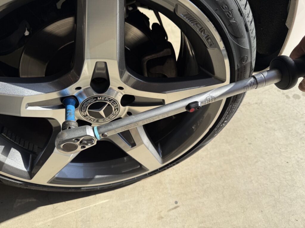 メルセデスベンツSLC180の持込タイヤ交換