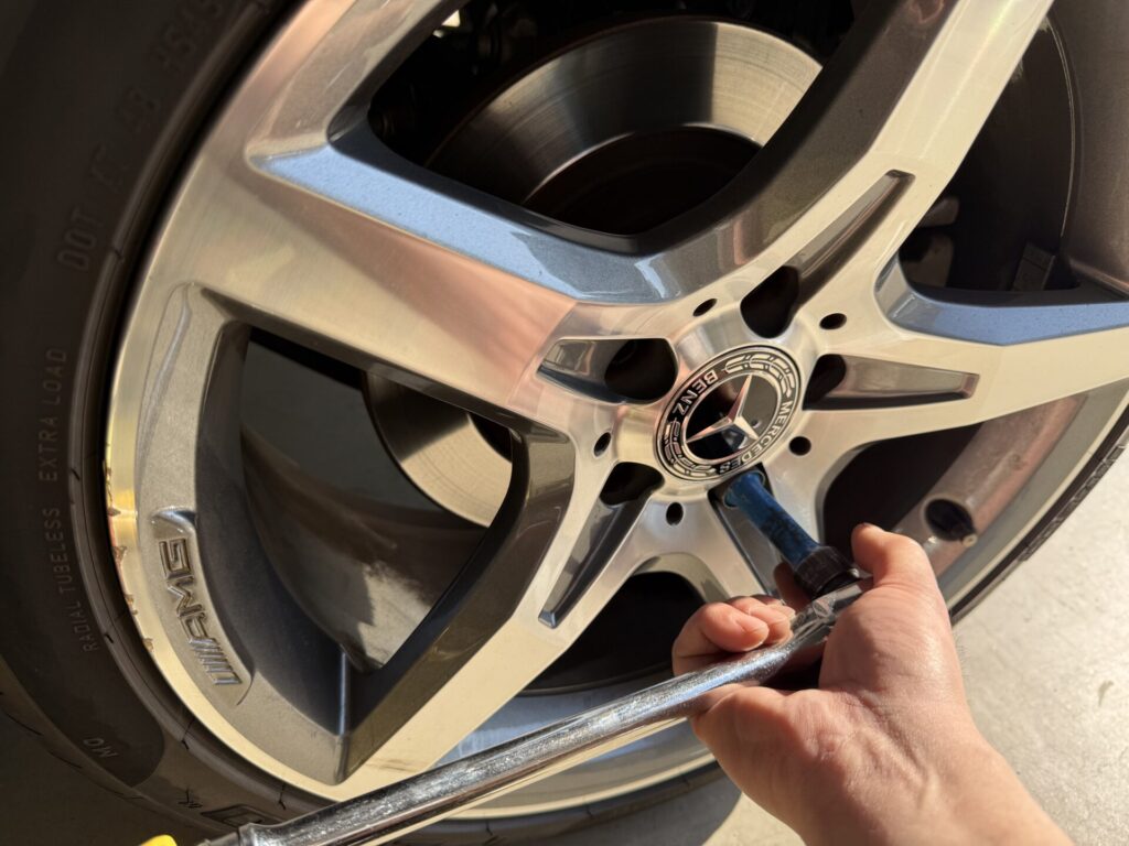 メルセデスベンツSLC180の持込タイヤ交換