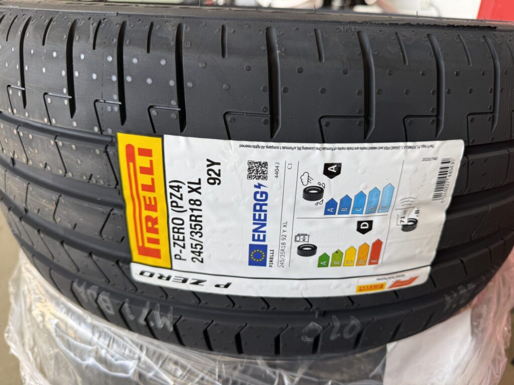 メルセデスベンツSLC180の持込タイヤ交換