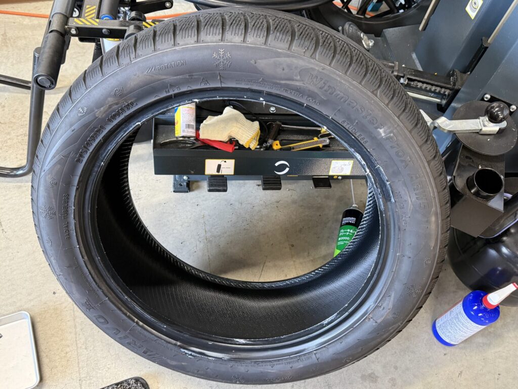 ランドローバーディスカバリーの持込タイヤ交換275/45R21