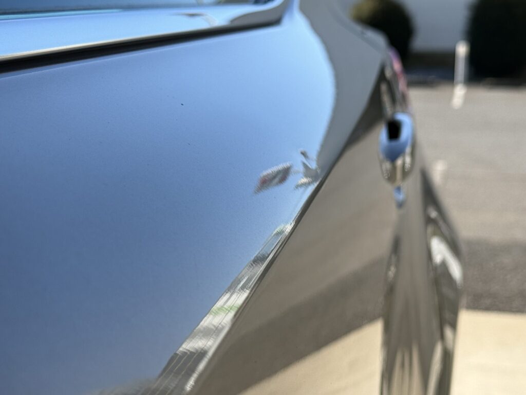 レクサスISのリヤドアのヘコミをデントリペア