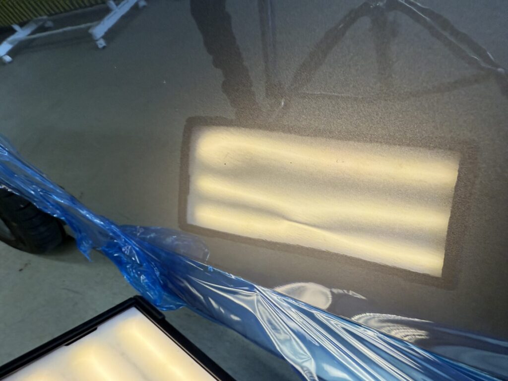 レクサスRCドアパンチのヘコミをデントリぺア