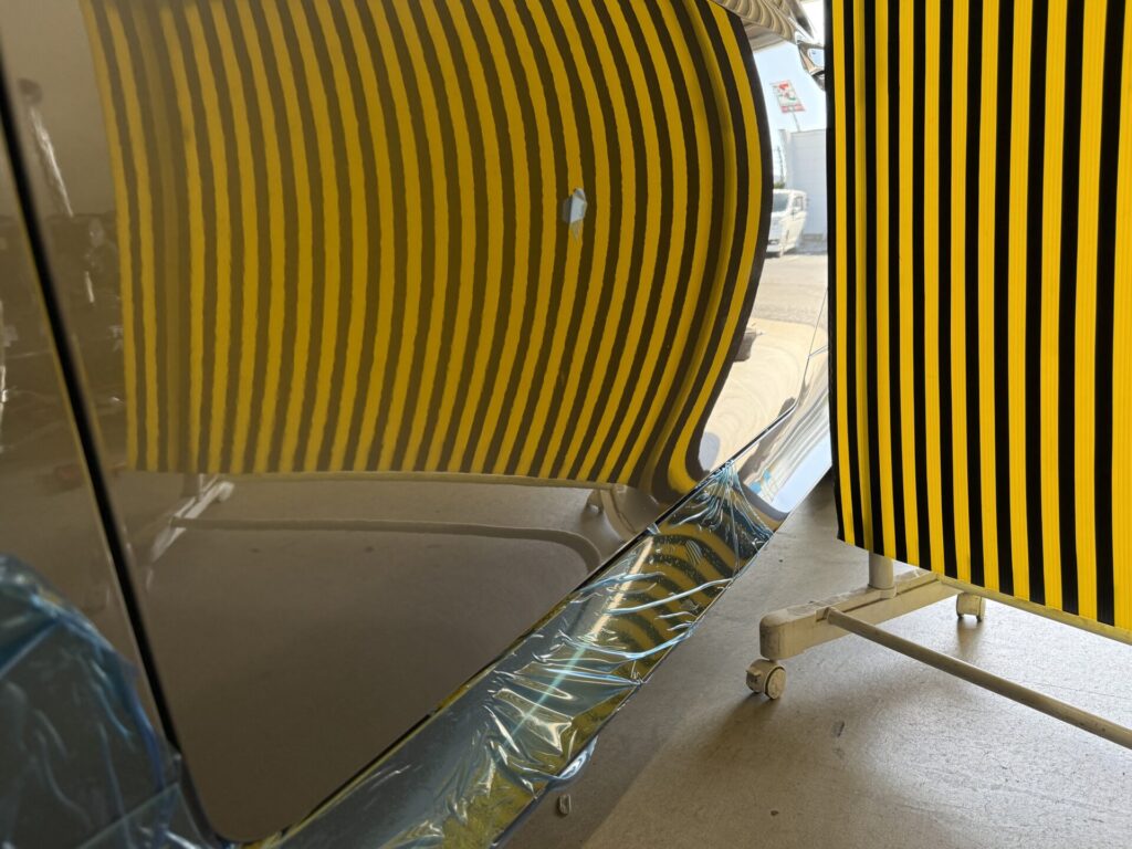 レクサスRCドアパンチのヘコミをデントリぺア