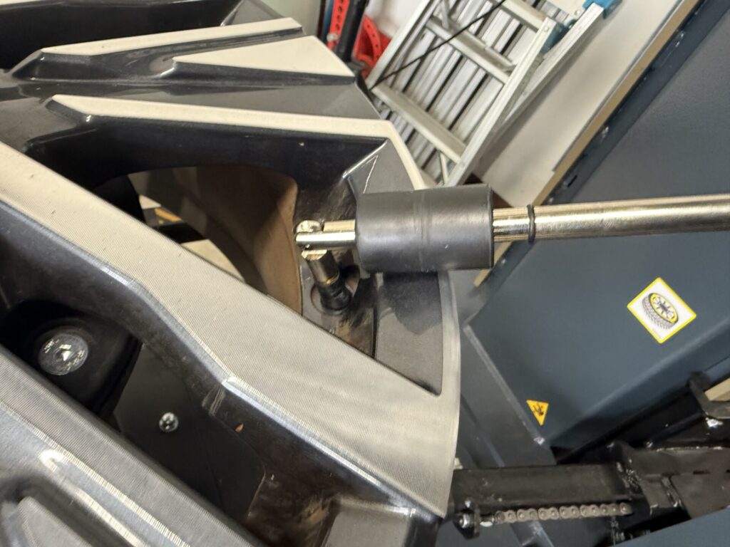 日産セレナ持ち込みタイヤ交換