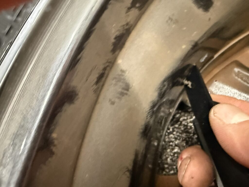 日産セレナ持ち込みタイヤ交換