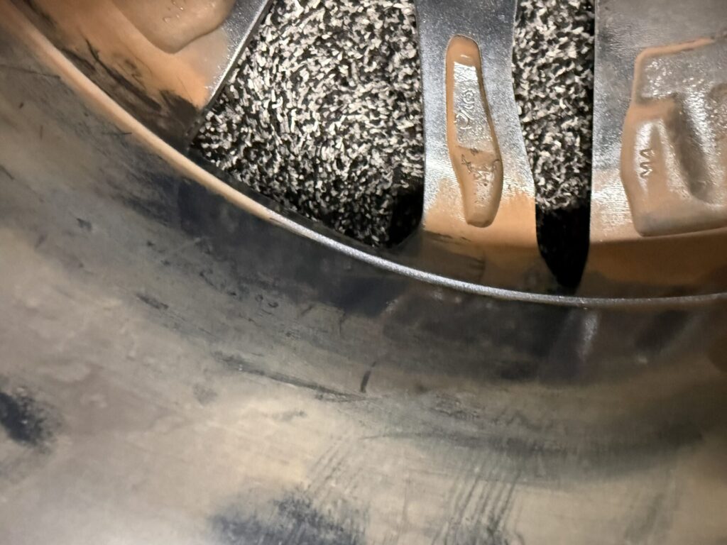 日産セレナ持ち込みタイヤ交換