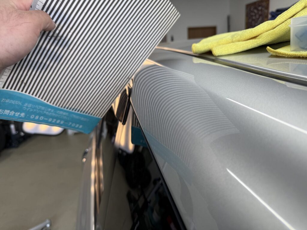 日産ノートのルーフサイドのヘコミをデントリペア