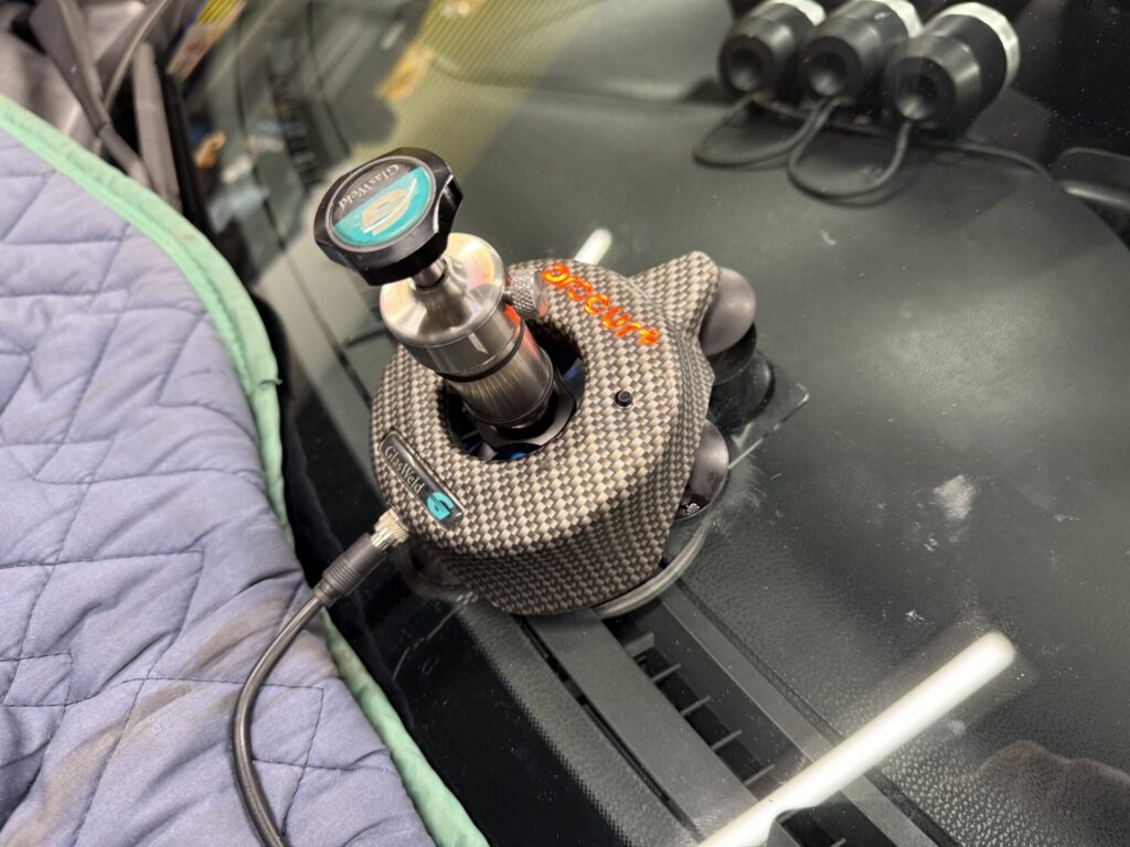 BRZフロントガラスの飛び石ヒビをウインドリペア