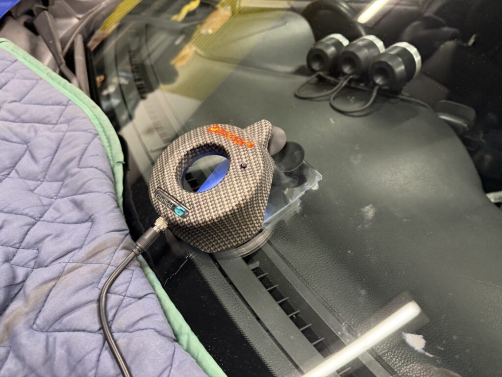 BRZフロントガラスの飛び石ヒビをウインドリペア