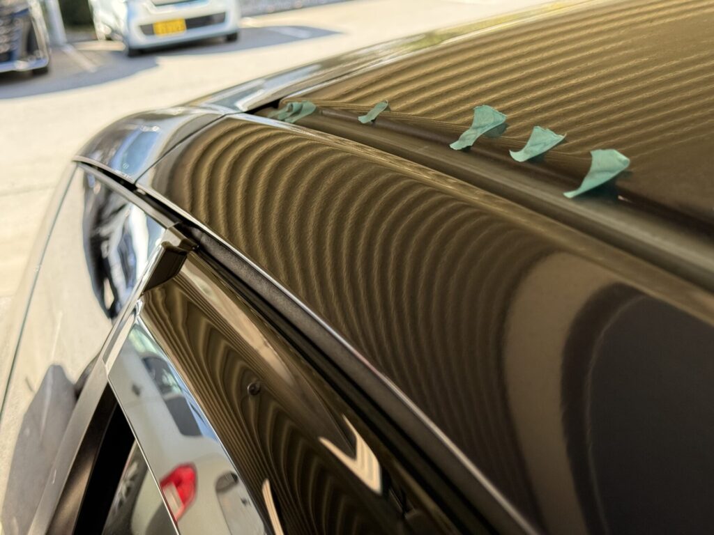 ホンダCR-Zのルーフサイドのヘコミをデントリペアで修理