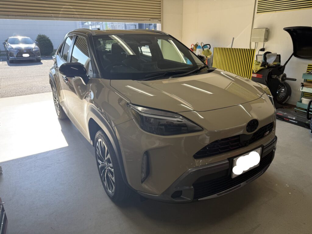 カローラクロスのリヤドアのヘコミをデントリペア